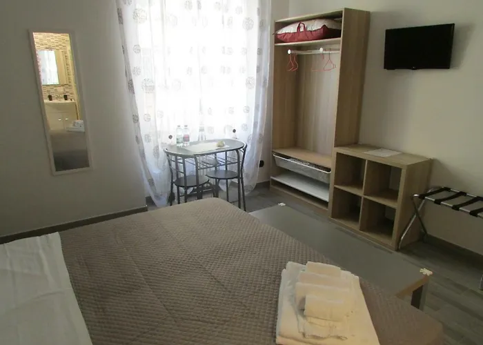 Quarto grande com cama king